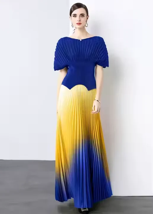 YX670-1 Designer Gradient Pleat Satin Fabric 100% Polyester Blackout Printed for Wedding Dresses Gradient Pleated Satin Fabric - 图片 5