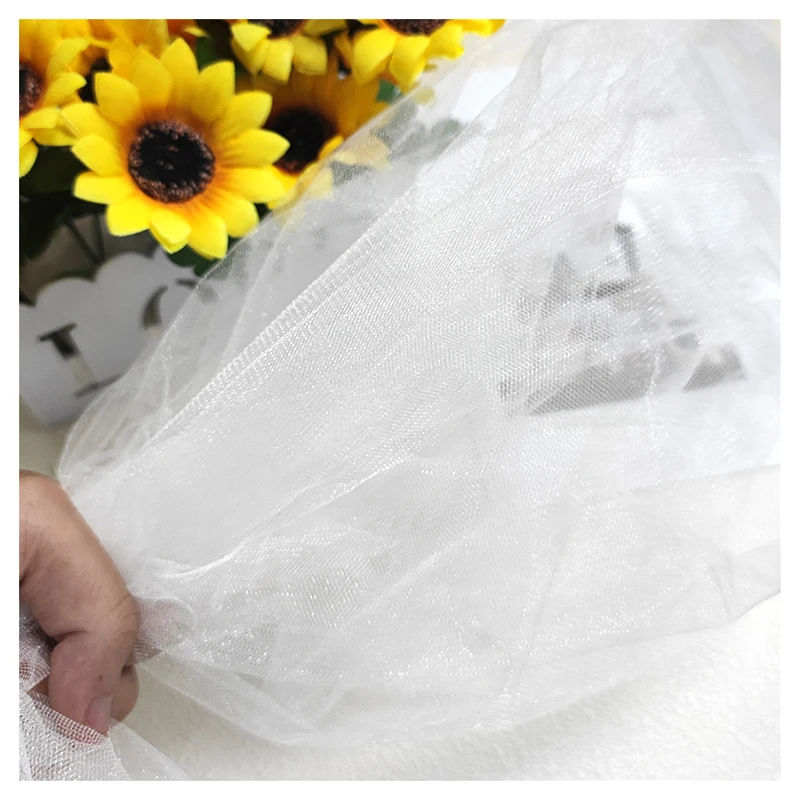 S29 High Quality Soft Glossy Tulle Fabric 20gsm Medium Hardness Nylon Polyester Tulle Mesh Fabric for Wedding Dress and Veil - 图片 4