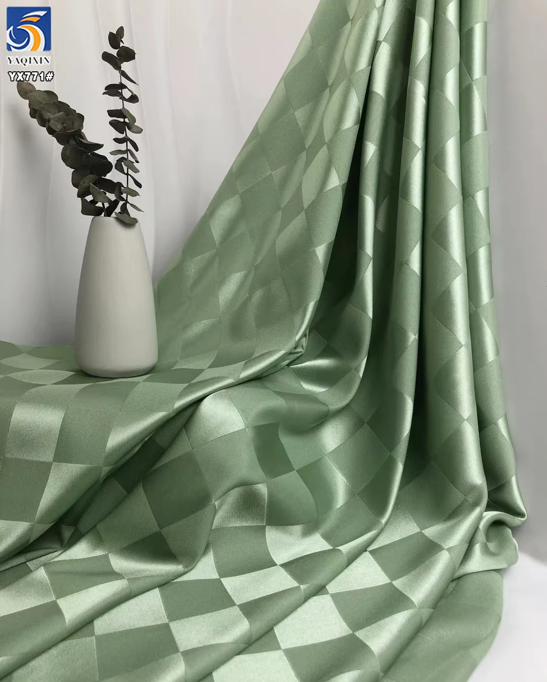YX771 High Quality 110gsm Polyester Satin Jacquard Checkerboard Plaid Fabric Plaid Fabric for Clothing - 图片 3