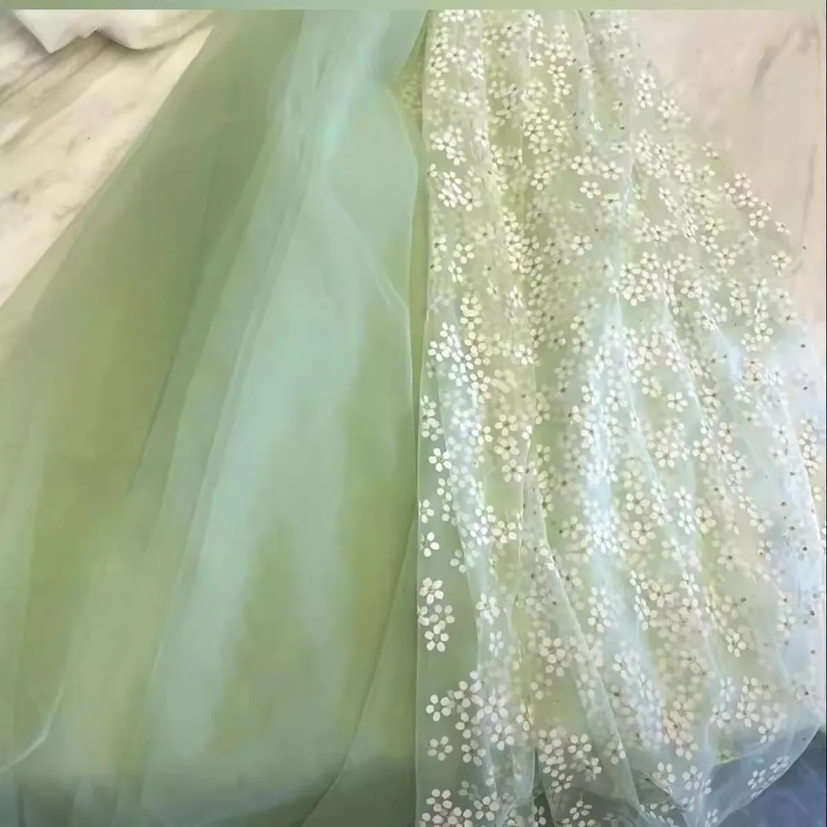 YX728 White Film Printing Florals Tulle Fabric White Floral Plum Blossom Printed Polyester Mesh Fabric for Dresses Pattern - 图片 4