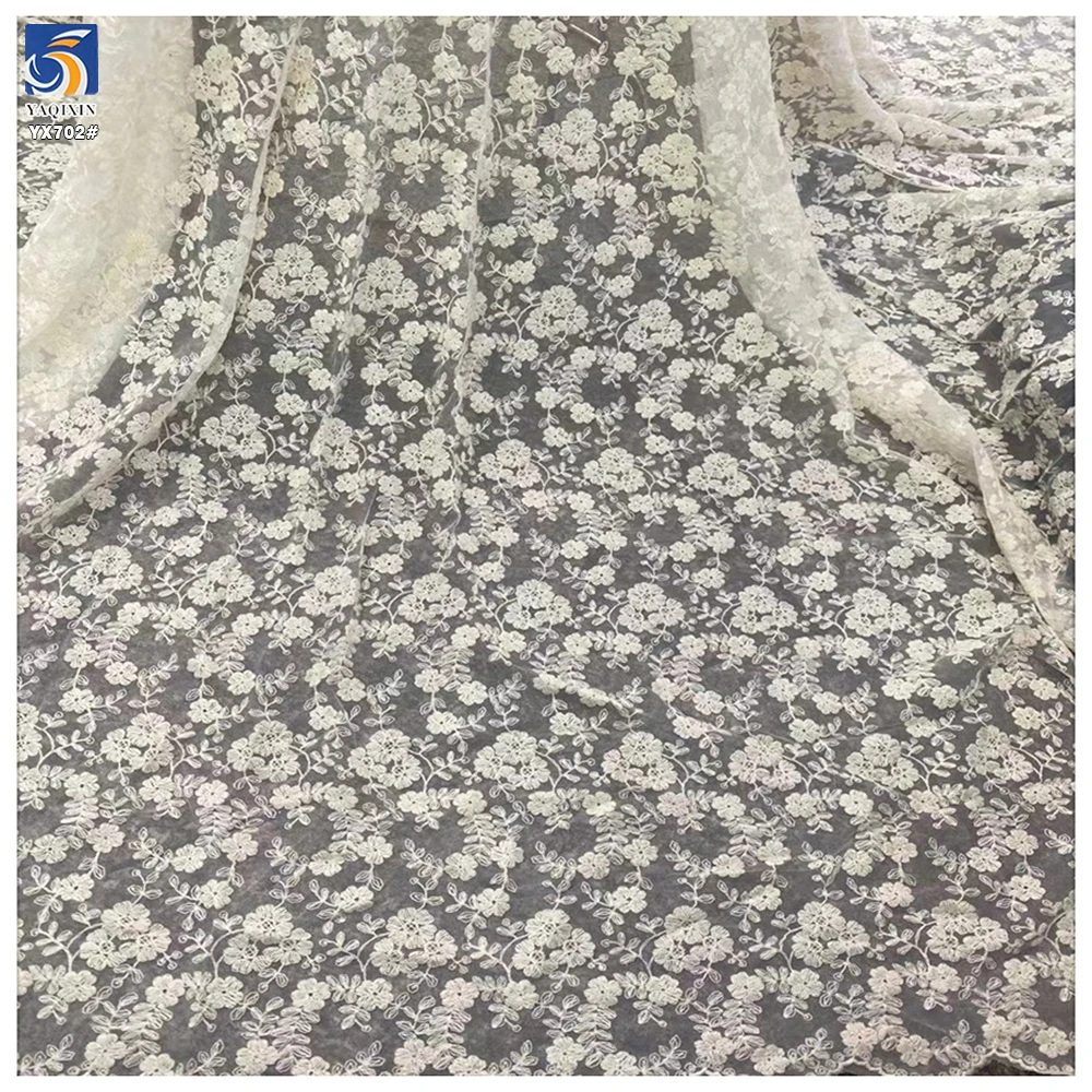 YX702 Premium Quality 100gsm Comfortable Sustainable Floral Lace Fabric White Poly Milk Silk Embroidery Mesh Fabric - 图片 4