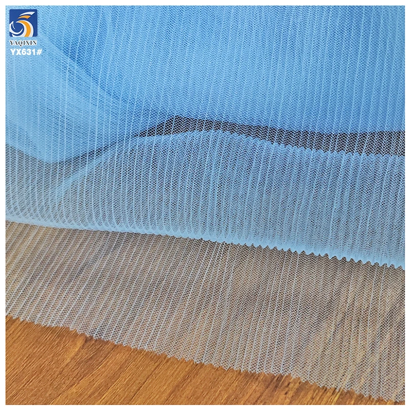 YX631 Lightweight Breathable 40gsm Polyester Blue Pleated Tulle Fabric Pleated Mesh Fabric for Summer Dresses - 图片 4