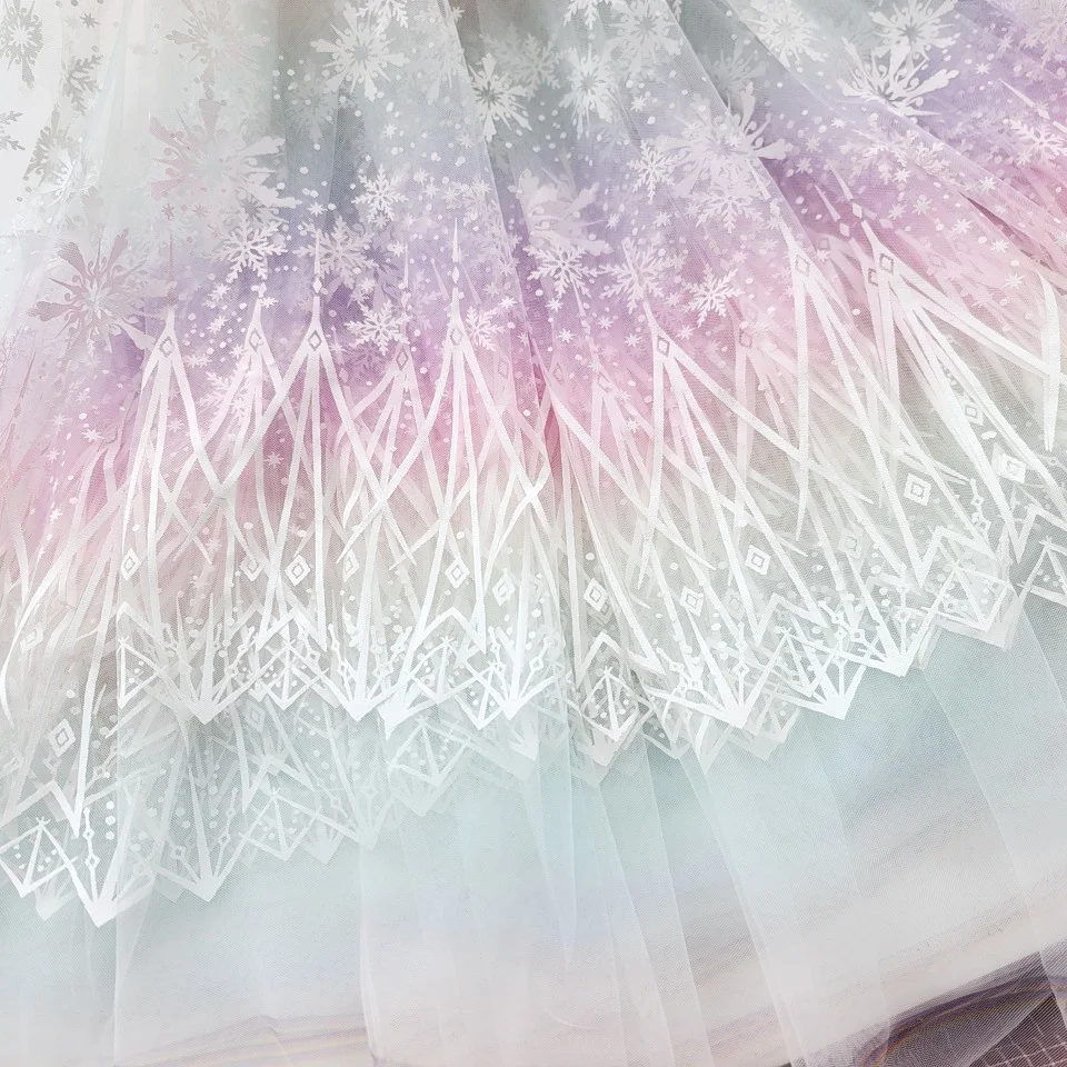 Soft 35gsm 40D Polyester Material Cartoon Snowflake Print Mesh Tulle Fabric with Rainbow Gradient Print Design - 图片 4