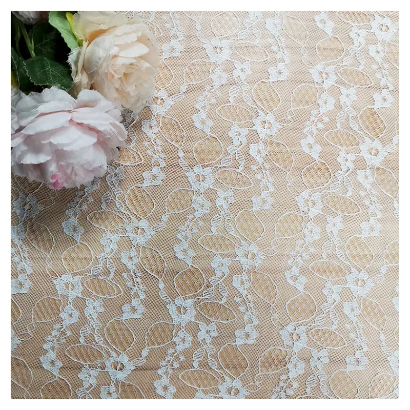 2025 OEM Custom Pink Nigerian African Chantilly Lace Fabric Small Floral Jacquard Mesh Net Lace Fabric - 图片 4