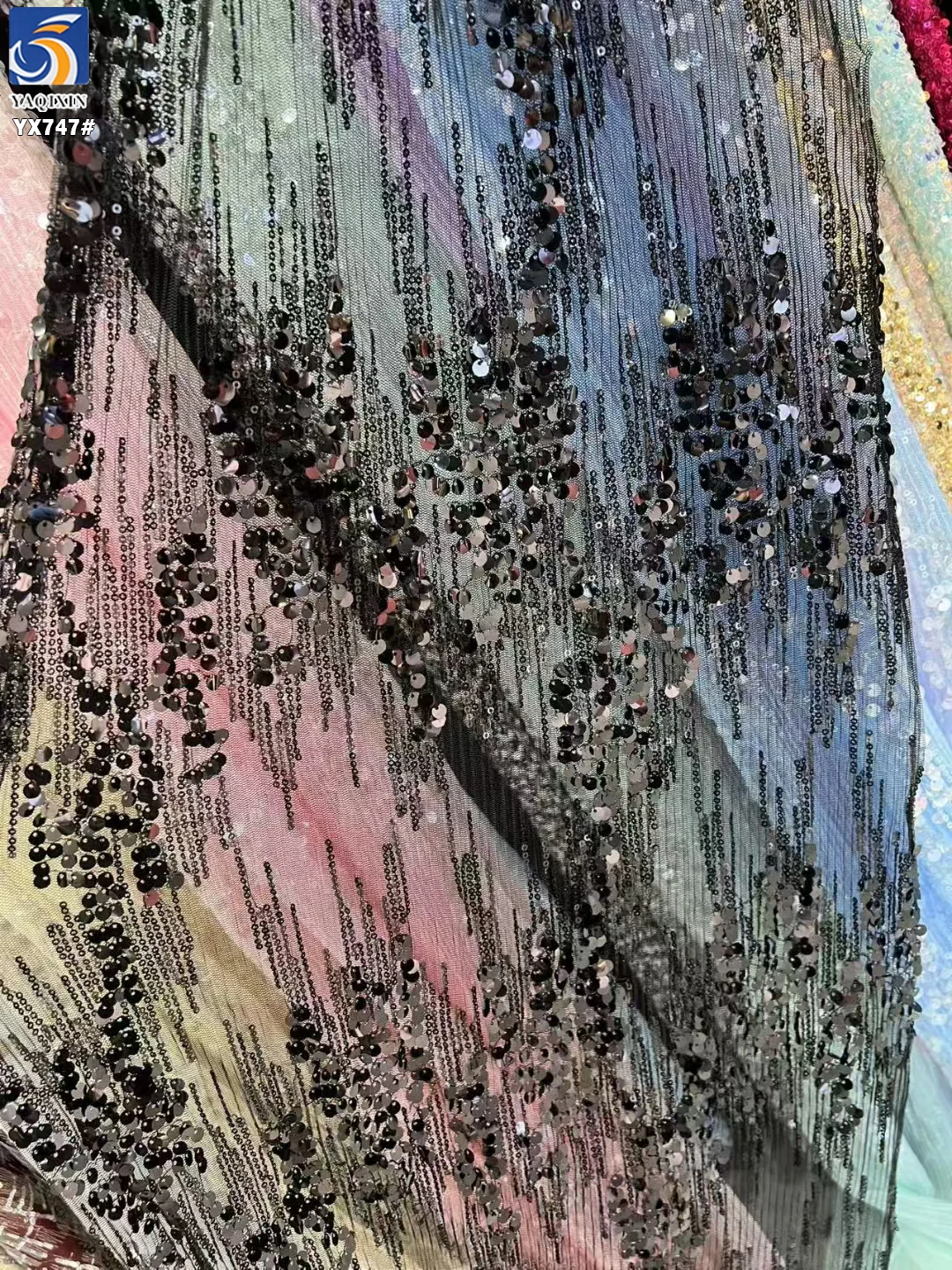 YX747 2026 New 150gsm Pleated Tulle Fabric With Transparent Sequin High-End French Fashion Dress Fabric - 图片 6