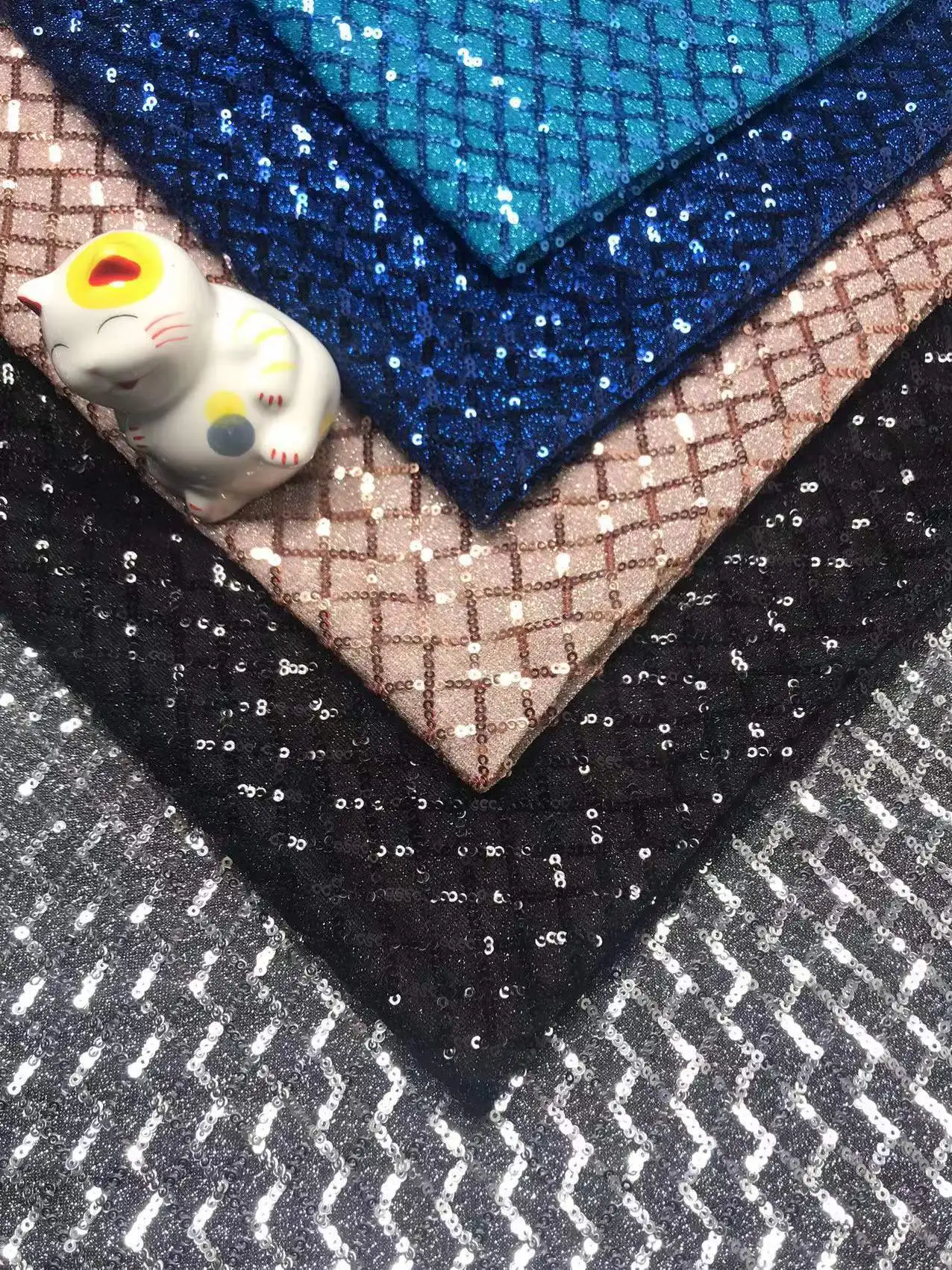 YX1144 Wholesale Polyester Mesh Embroidery Checkered 3mm Thick Sequin Fabric for Dress Wedding Cheap Price Sequin Fabric - 图片 4