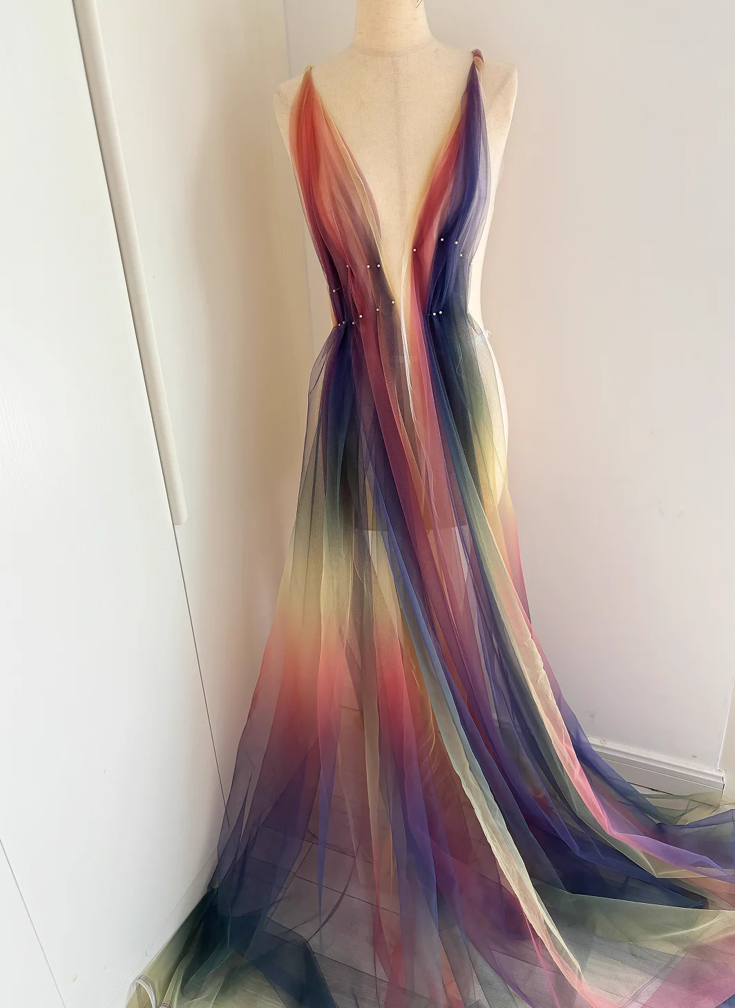 YAQIXIN Supplier Rainbow Print Tulle Net Fabric Textile Raw Material 100 Polyester Mesh Fabric for Clothing Mosquito Nets - 图片 3