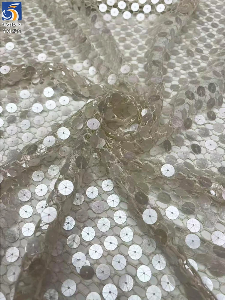 YX1438 300gsm Premium 10mm Round Sequins Mesh Fabric Glitter Net Tulle for Bridal Wedding Dress Evening & Party Wear Fabric - 图片 3