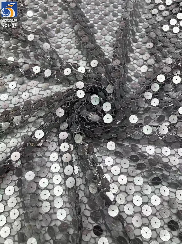 YX1438 300gsm Premium 10mm Round Sequins Mesh Fabric Glitter Net Tulle for Bridal Wedding Dress Evening & Party Wear Fabric - 图片 4