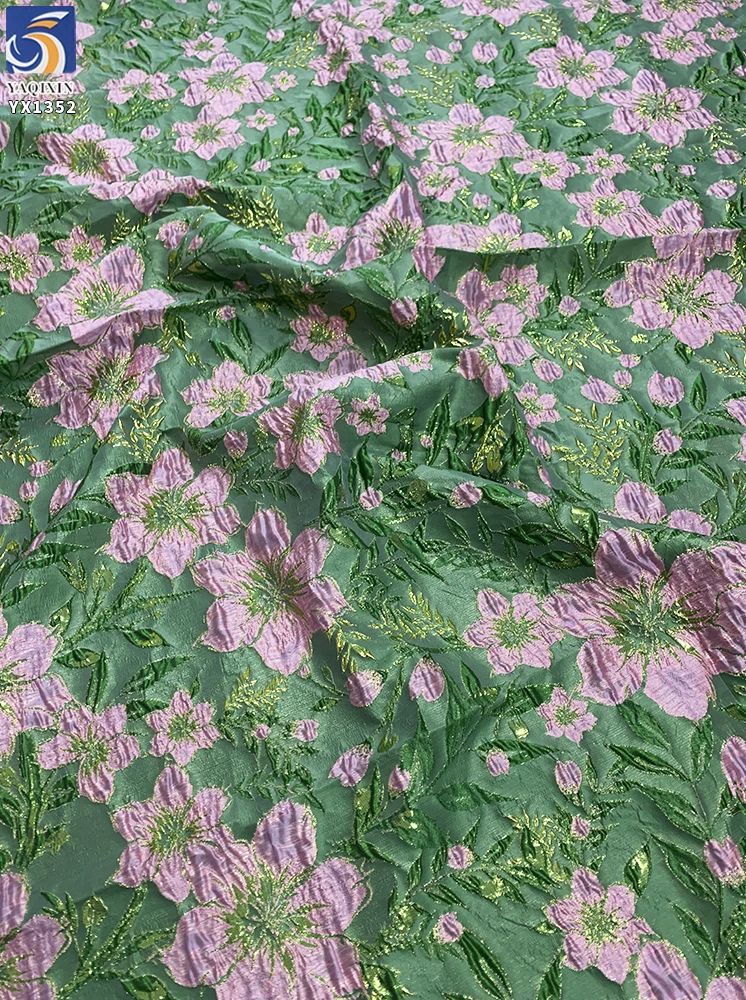 YX1352 Hot Large Flowers Design Pink Brocade Fabric Embossed Chinese Brocade Fabric for Home Textiles Clothing - 图片 5
