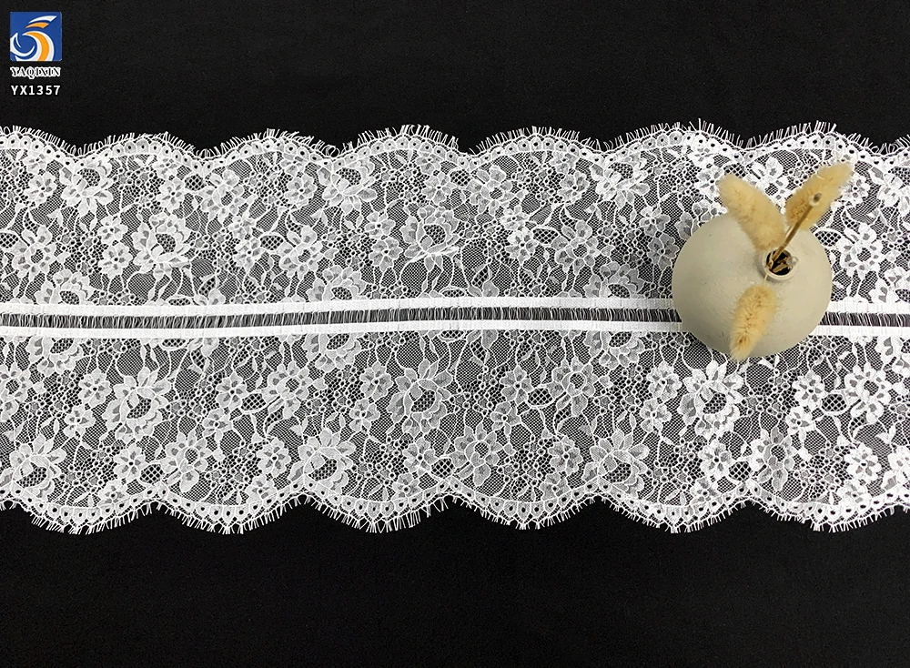 YX1357 26CM*150CM Eyelash Lace Fabric for Dress Trimmings Garments Custom Dyed Design Embroidered Eyelash Lace Fabrics - 图片 3