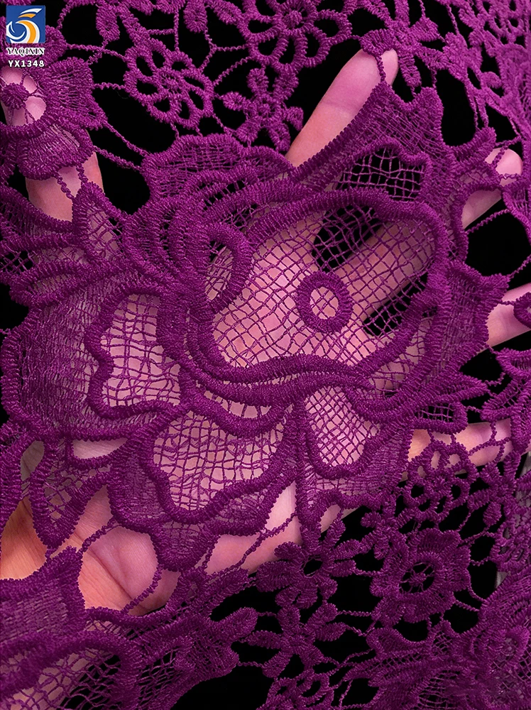 YX1348 Hot Selling Hollow Embroidery Large Flowers Dark Red Water-Soluble Lace Fabric 100% Polyester Milk Silk Lace Fabric - 图片 4