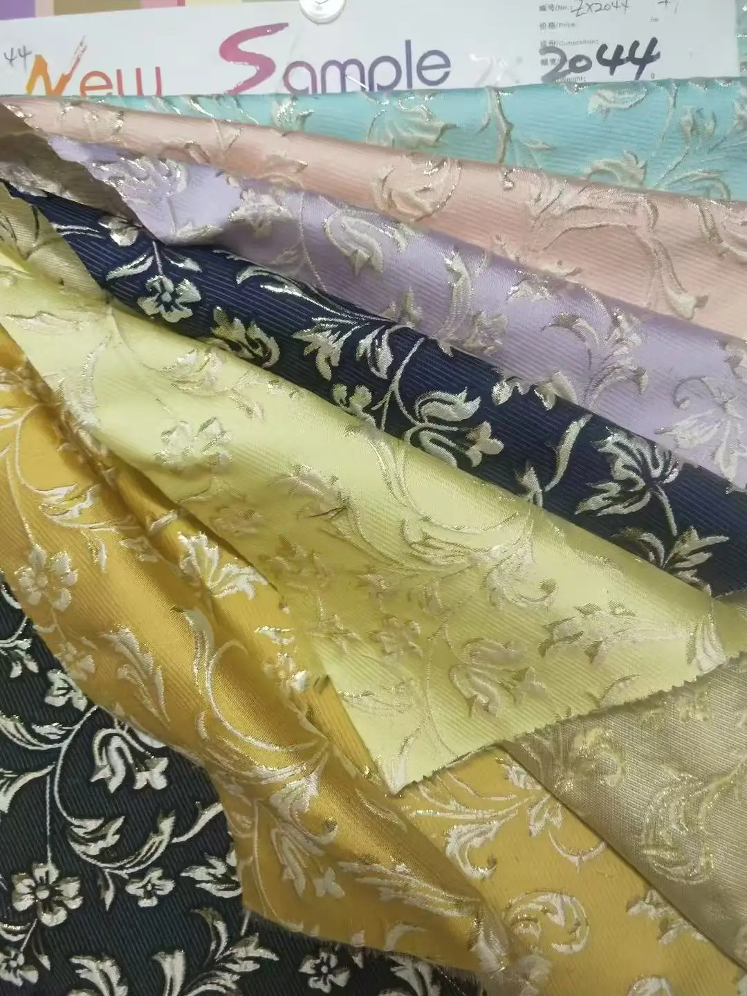 YX1350 Luxurious Two-Tone Gold Thread Lurex Brocade Fabric Polyester Brocade Jacquard Dress Fabric for Beautiful Woman - 图片 2