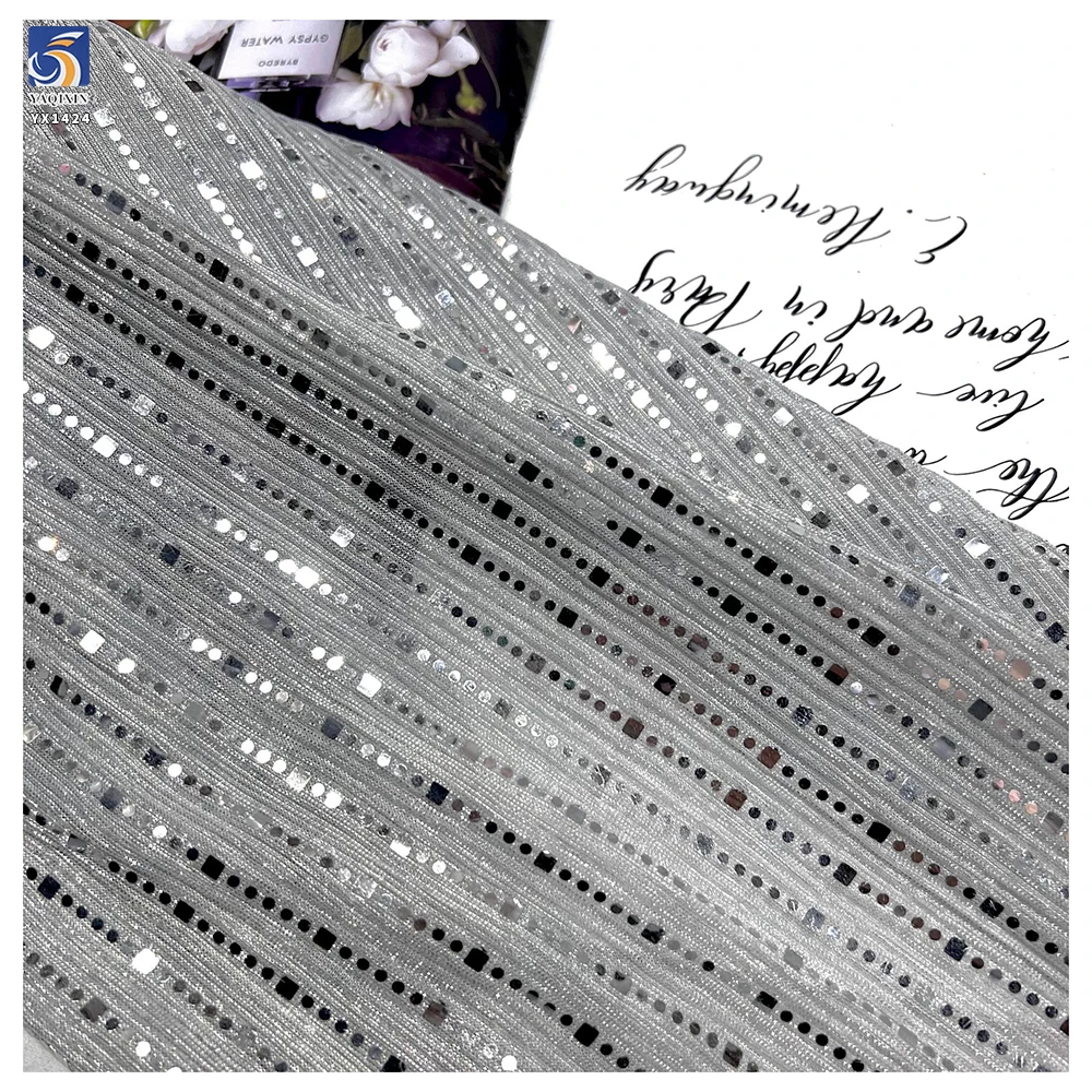 YX1424 145CM 100gsm Gold and Silver Vertical Striped Laser Lurex Shiny Sequins Knit Fabric 2026 Custom Skirt Sequins Fabric - 图片 4