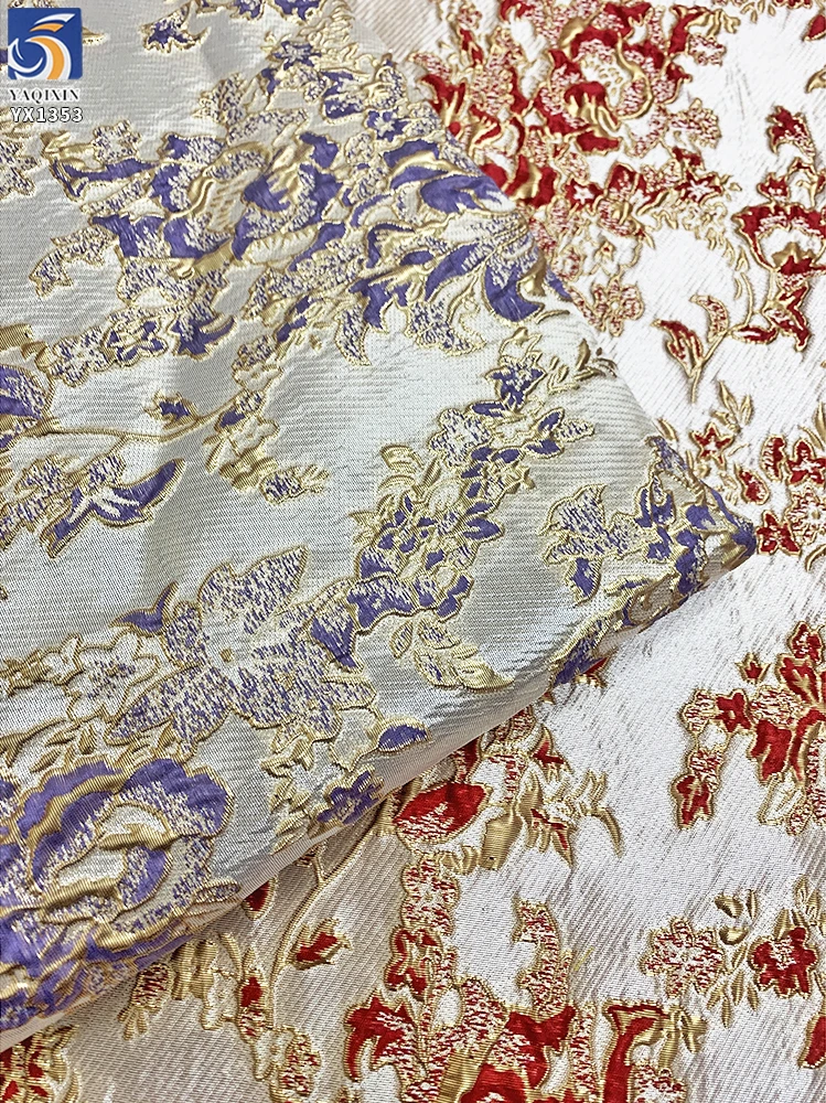 YX1353 China Supplier Custom Golden 3D Embossed Lurex Brocade Fabric for Women Dress Luxurious Brocade Fabrics Textile - 图片 6