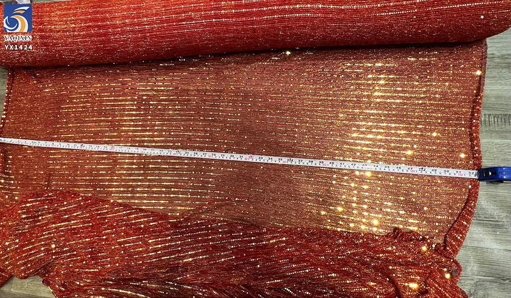 YX1424 145CM 100gsm Gold and Silver Vertical Striped Laser Lurex Shiny Sequins Knit Fabric 2026 Custom Skirt Sequins Fabric - 图片 6