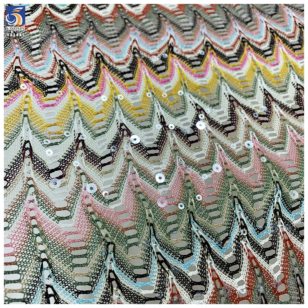 YX1447 300gsm 5mm Sequins Knit Jacquard Fabric 100 Percent Polyester Chevron Pattern for Dress and Swimwear - 图片 5