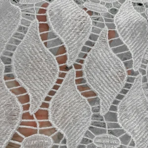 YX1072 New Dress Water-Soluble Lace White Embroidered Fabrics Materials Lace High Quality Africa Beautiful White Lace Fabric...