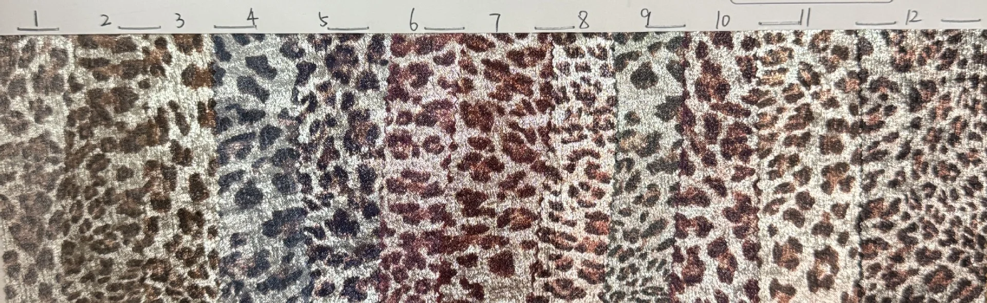 YX1138 120gsm Polyester Hot Stamping Chiffon Leopard Print Fabrics Women's Garments Pattern Small Leopard Print Fabric...