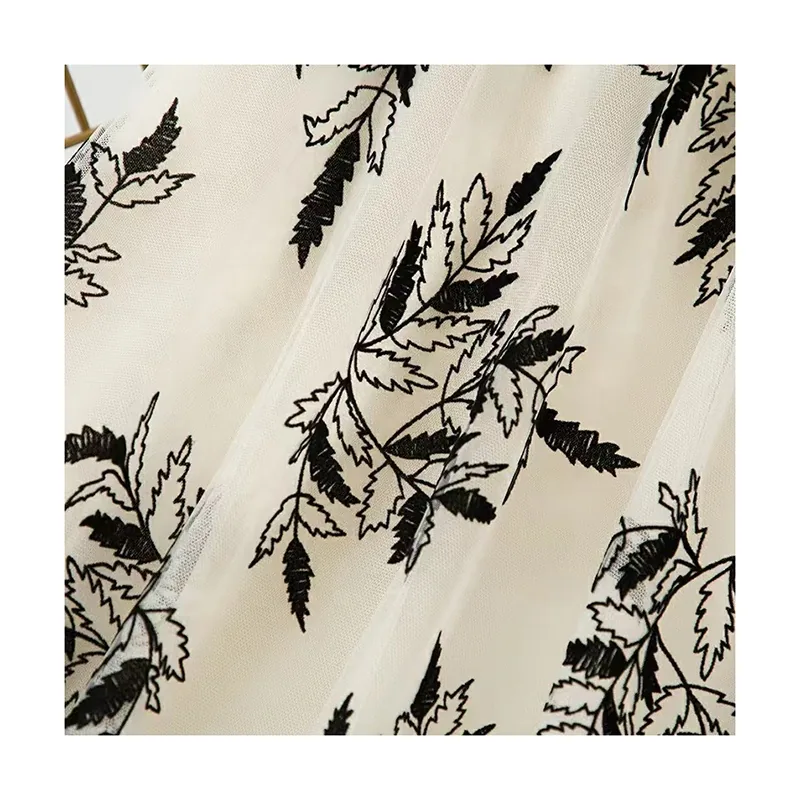 Fashion Design Soft Sheer Crepe Printed Pleated Tulle Fabric Leaf Pattern Flocking With Mesh Woven for Weddings Curtains Girls