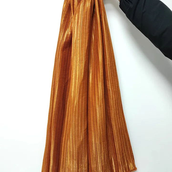 YX651 Noble and Luxurious Evening Dress Shiny Organza Fabric 60gsm Polyester Customized Pleated Fabric Organza