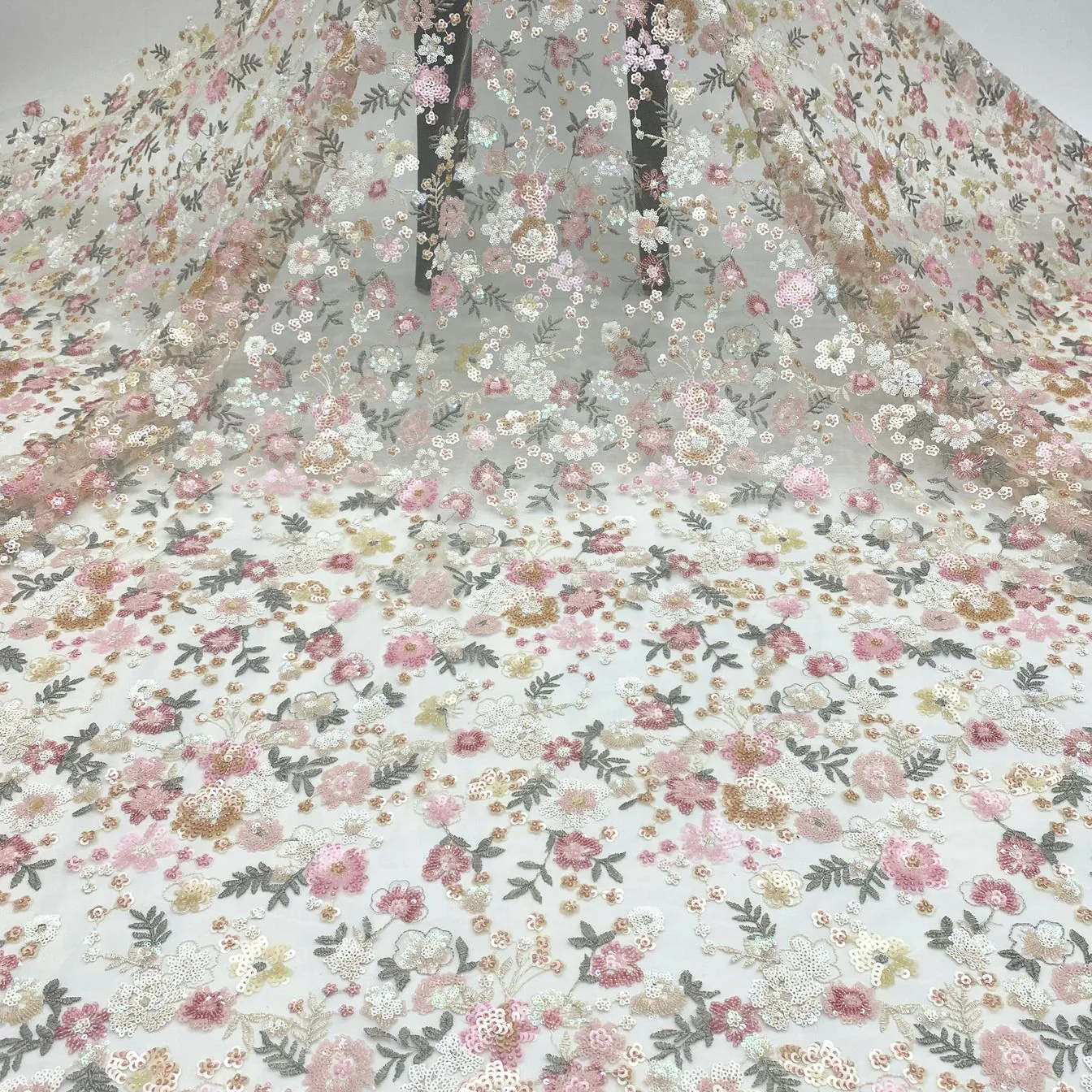 YX673 Luxury Colorful Polyester Floral Embroidery Lace Tulle Fabric for Women's Clothing Embroidered Floral Fabric