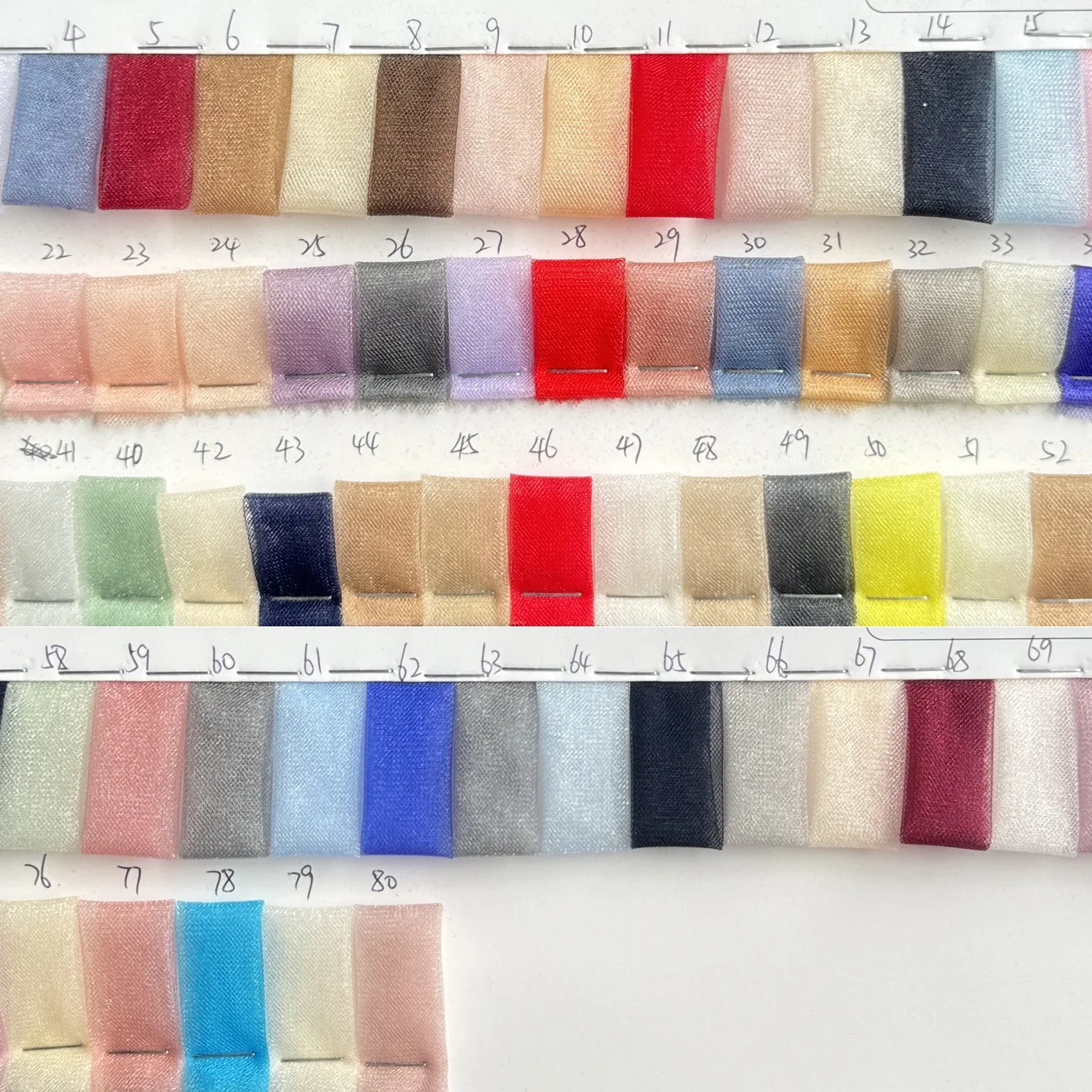 S29 High Quality Soft Glossy Tulle Fabric 20gsm Medium Hardness Nylon Polyester Tulle Mesh Fabric for Wedding Dress and Veil
